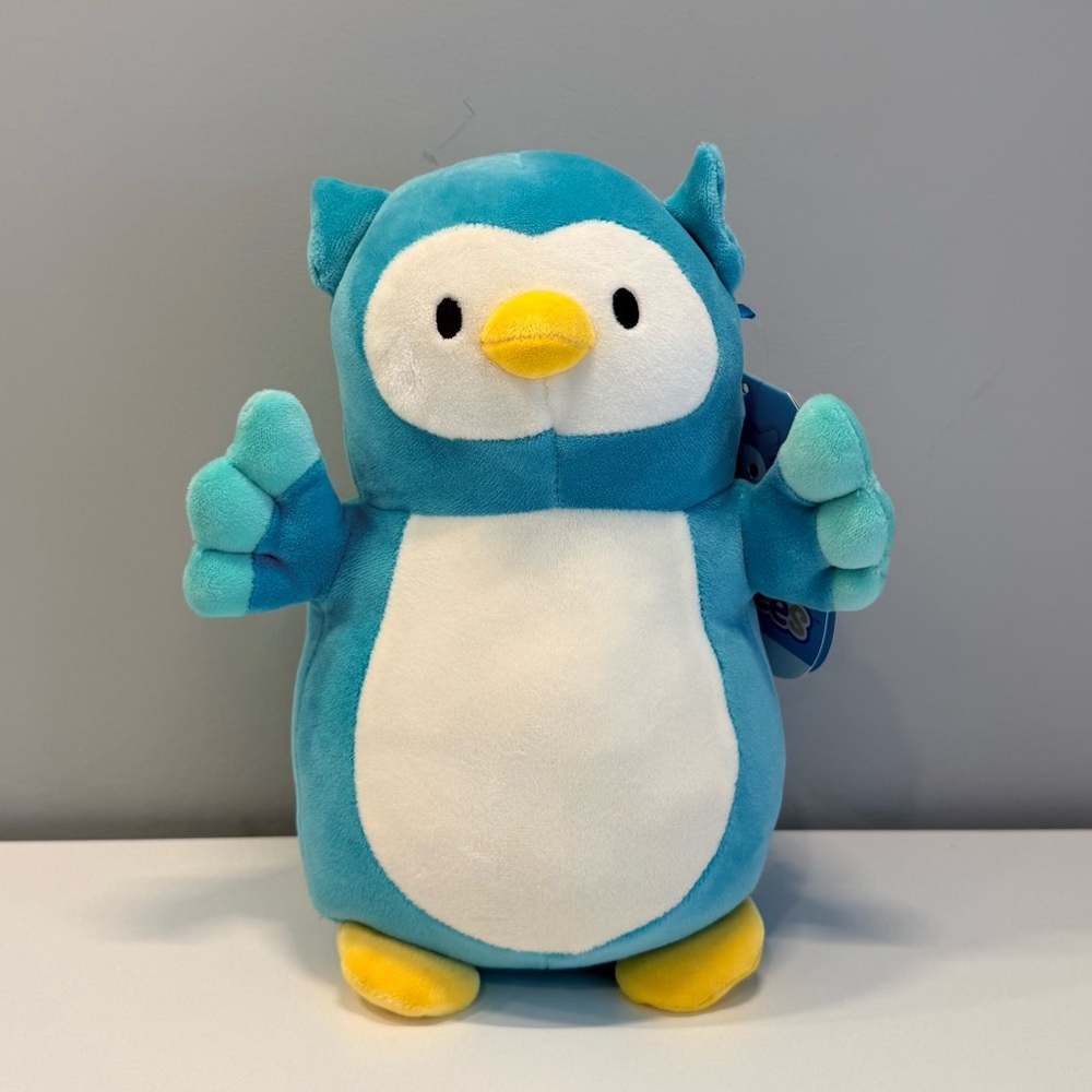 Brand New 10” Winston Hug Mee Squishmallow Blue and White Penguin Plush Toy